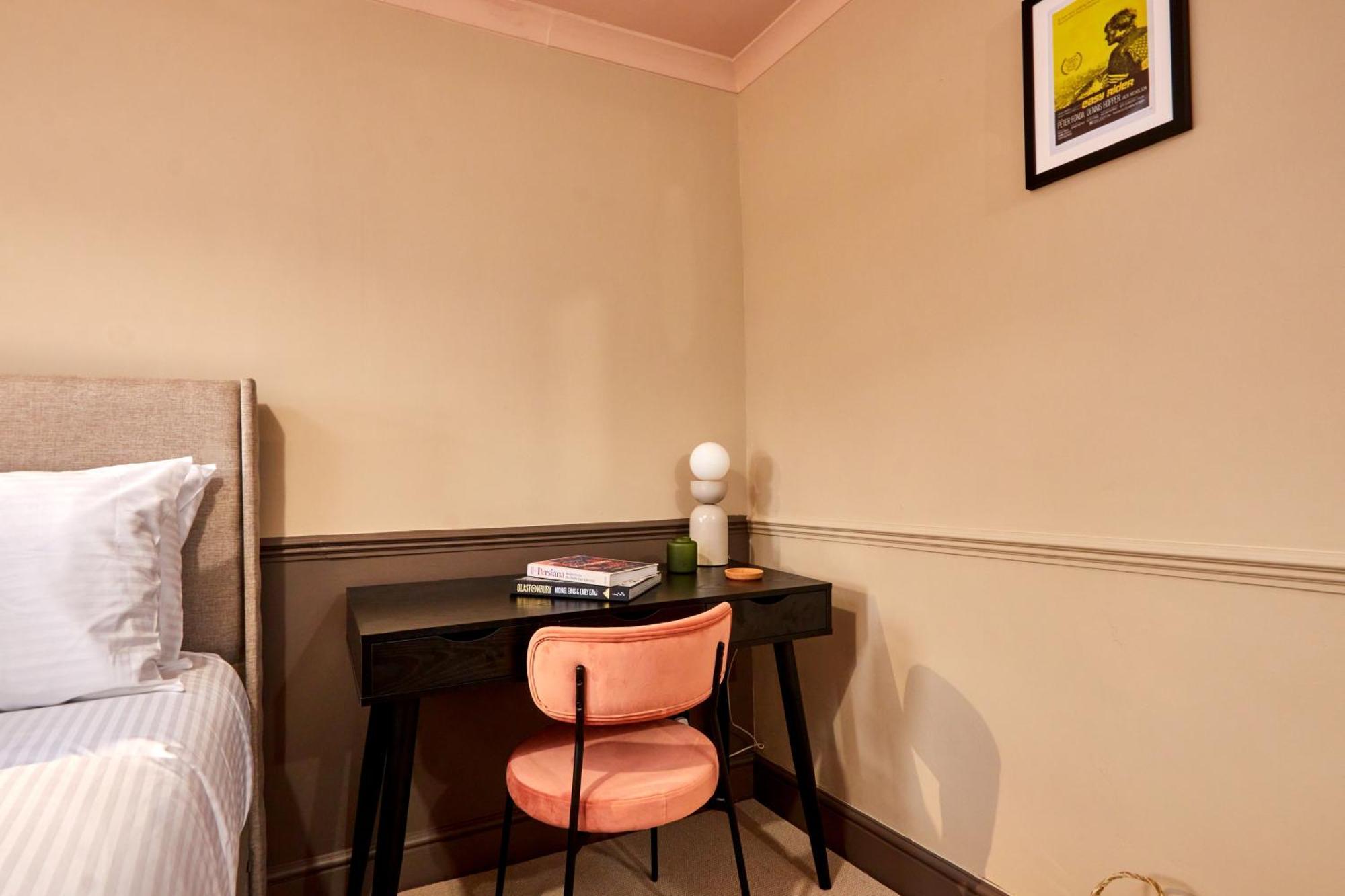 Settle In Winchester - Stylish Self Check-In Rooms Exterior photo