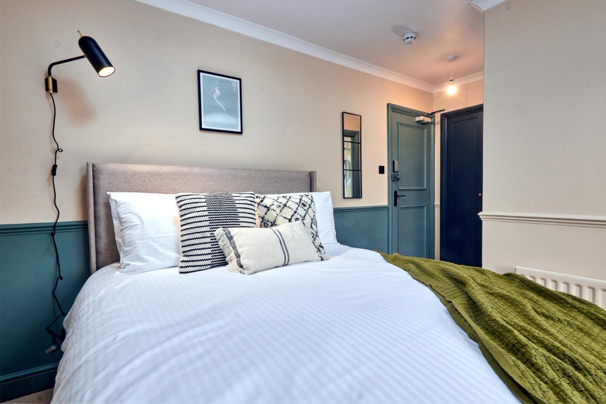 Settle In Winchester - Stylish Self Check-In Rooms Exterior photo