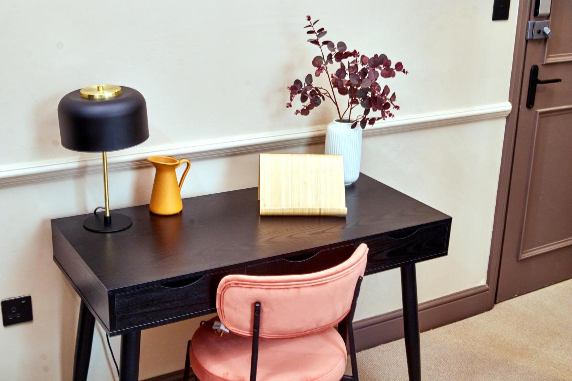 Settle In Winchester - Stylish Self Check-In Rooms Exterior photo