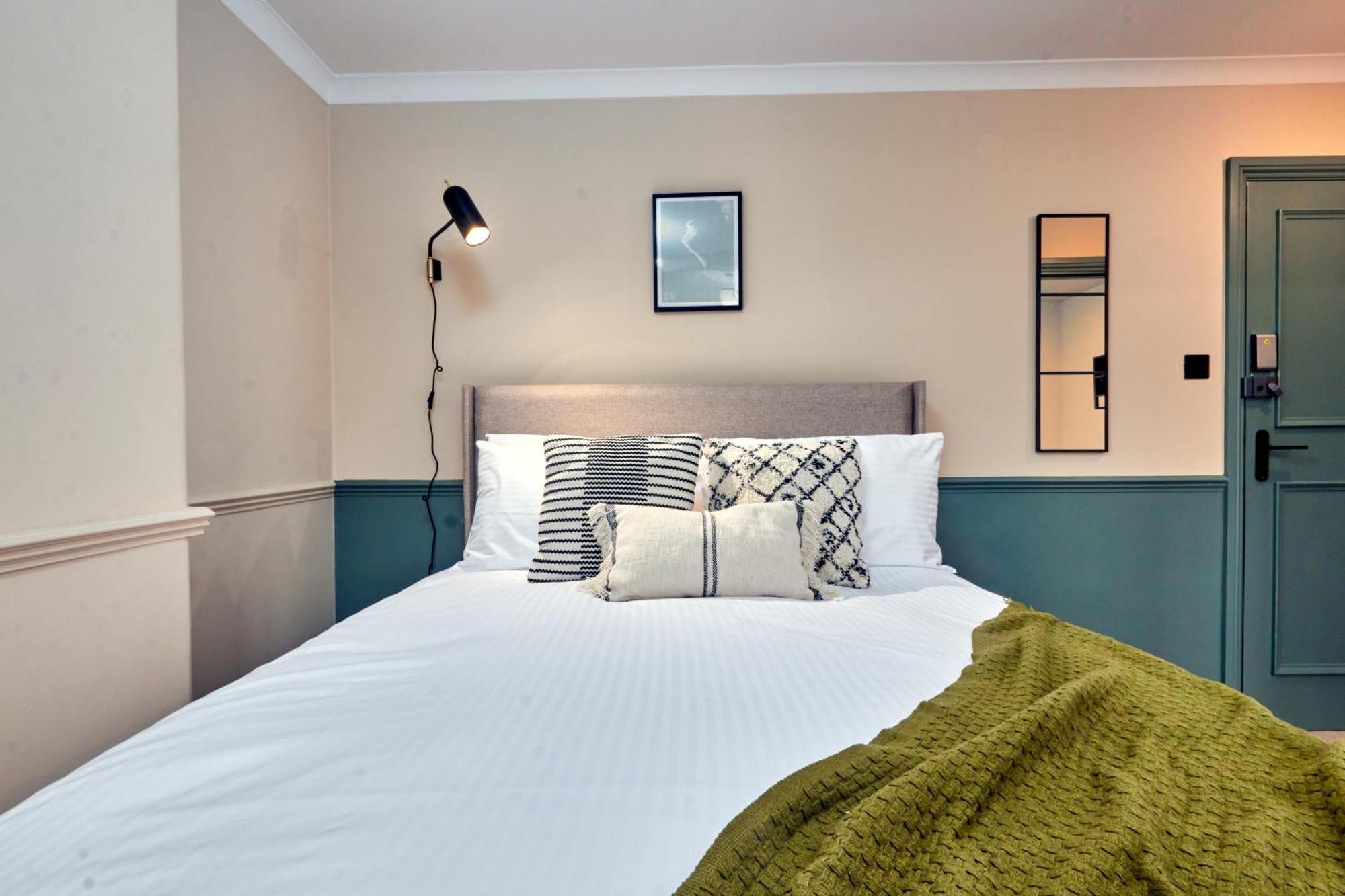 Settle In Winchester - Stylish Self Check-In Rooms Exterior photo
