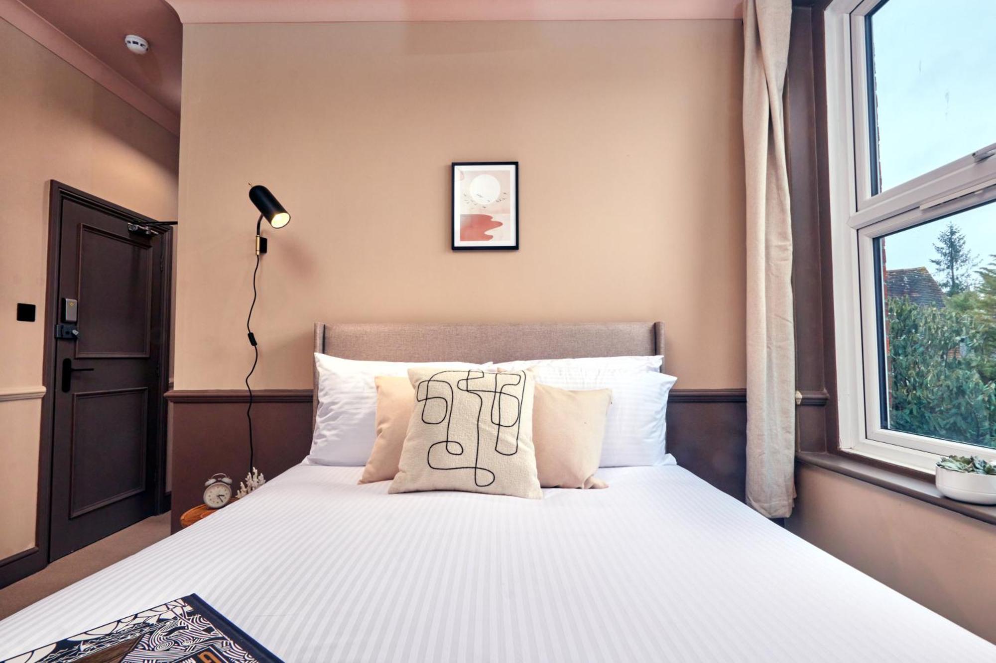 Settle In Winchester - Stylish Self Check-In Rooms Exterior photo